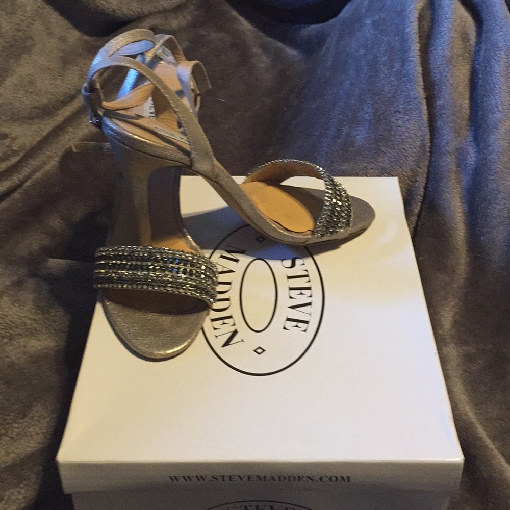 Steve Madden Loverr Pewter shoes like new 7.5